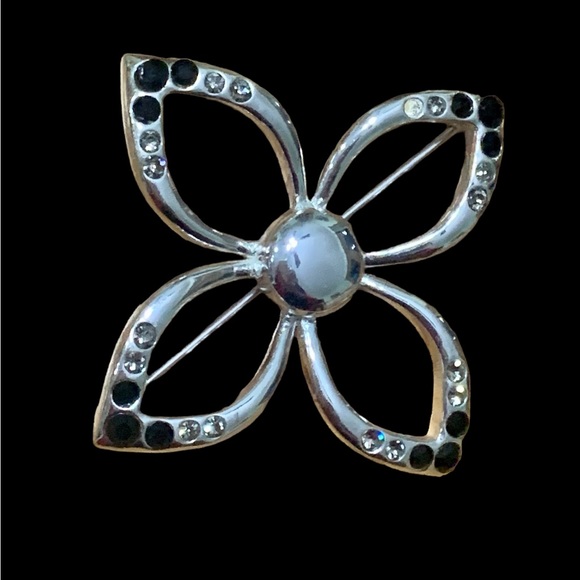 Vintage Silver Tone FLOWER Brooch Pin With Black $ Clear Rhinestones - Picture 3 of 6